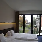 Victoria Hotel