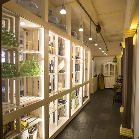 Victoria Hotel 3*