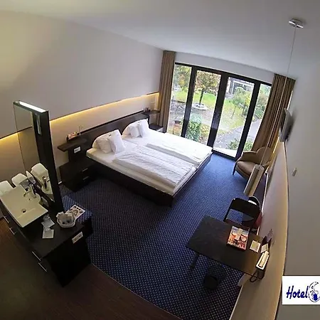 Victoria 3* Hövelhof